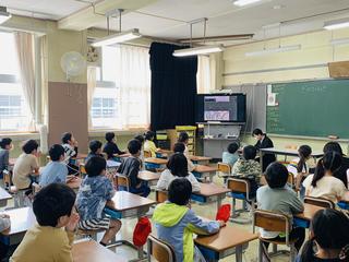 岐阜市立小学校1年生児童を対象としたタブレット端末貸与式「GIGAびらき」に本学教員・学生が参加しました