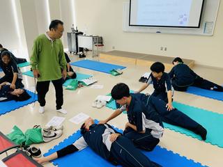 愛知県立一宮北高等学校との高大連携事業（第１学年体験学習）を実施