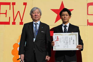 令和３年度学長賞・後援会長賞の表彰式が行われました。