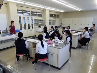岐阜各務野高等学校福祉科の皆さんによる「一日大学体験」が行われました。
