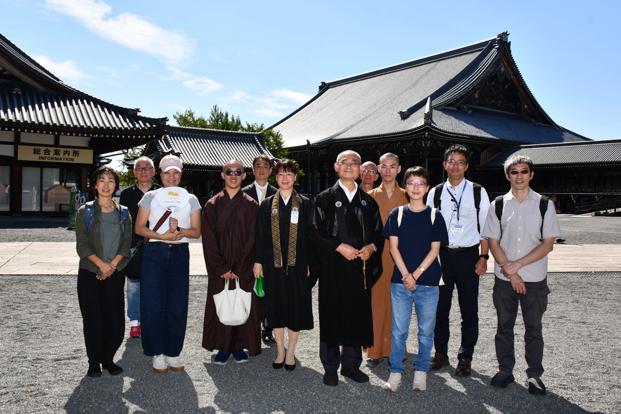 1001学外研修京都本願寺.jpg
